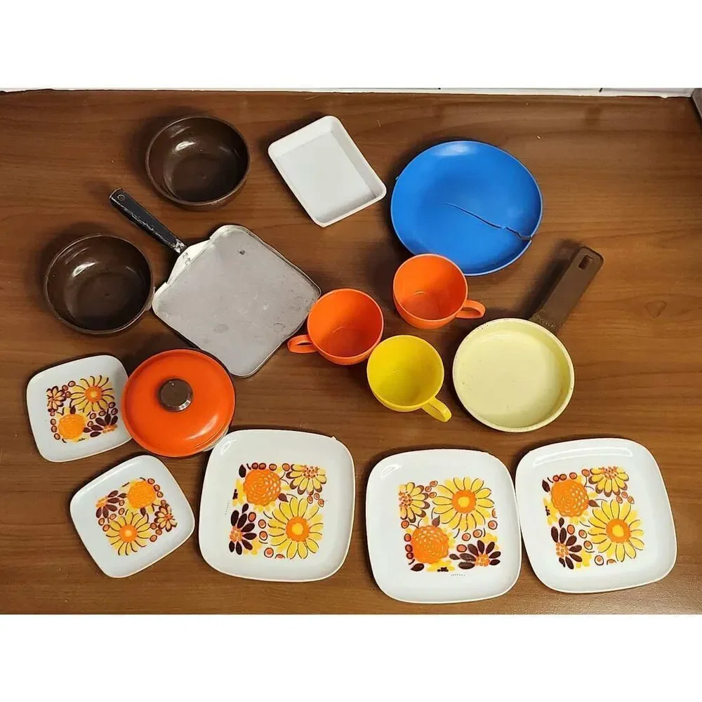 Vintage Pretend Play Dishes #A62